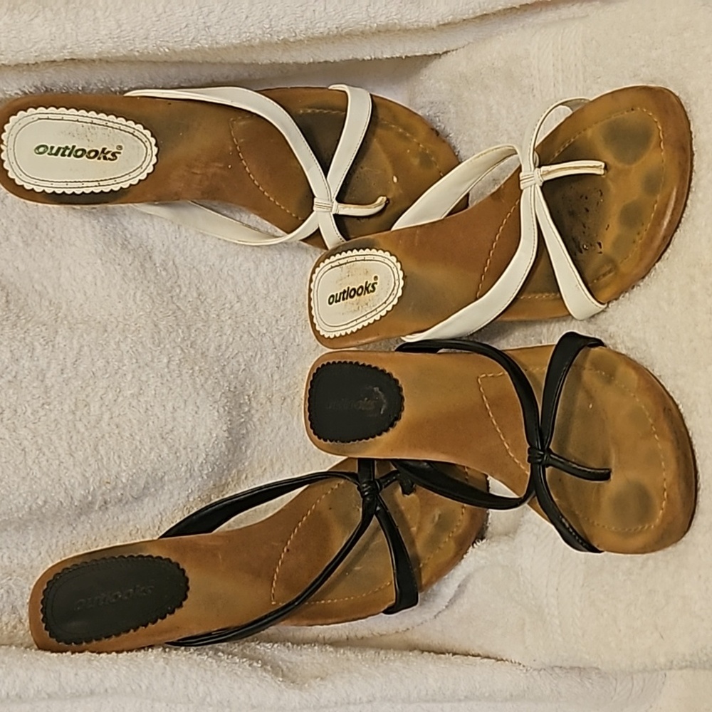 2 Pair Sandals